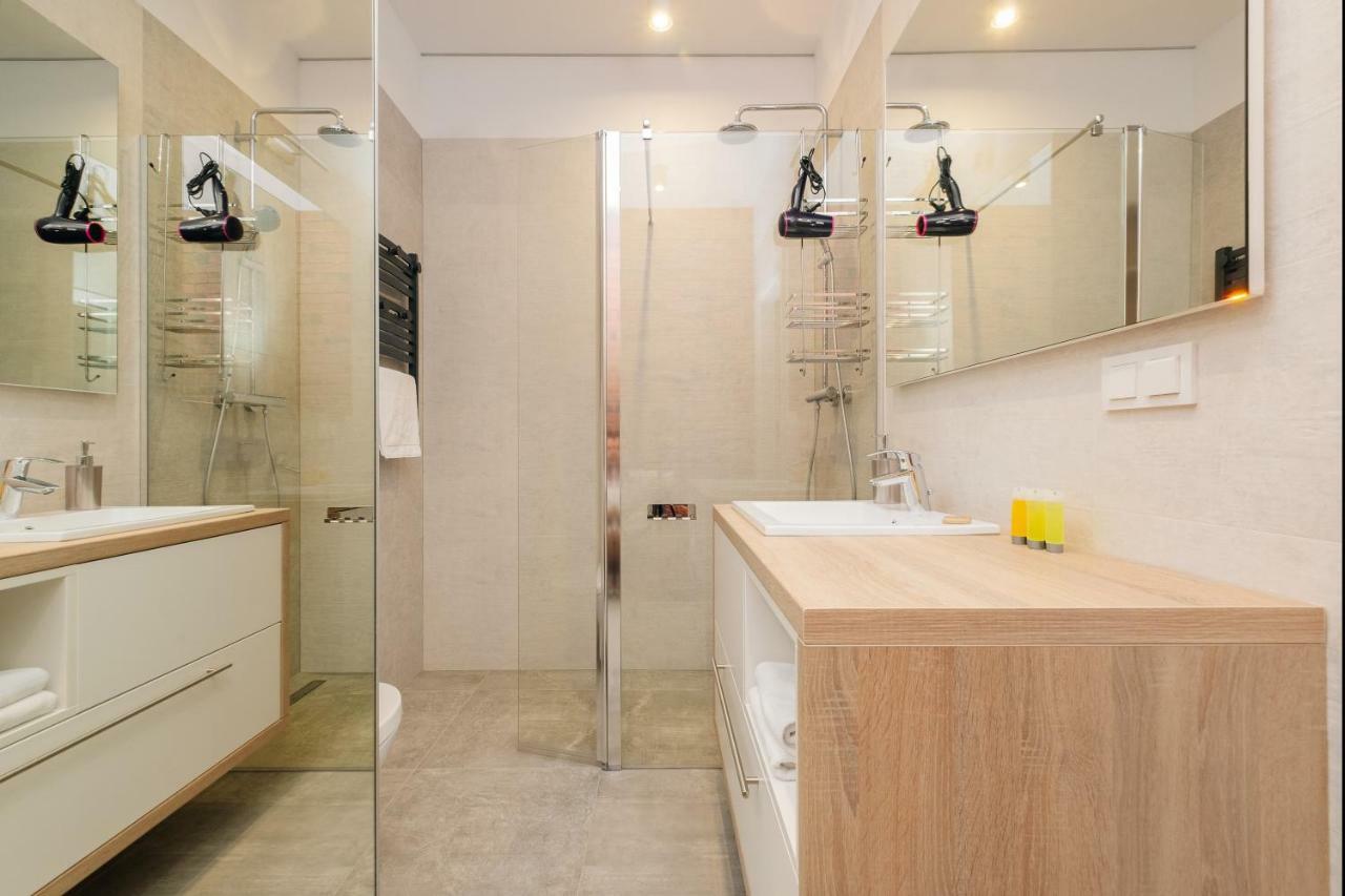 Stare Bielany 2-Bedroom Apartment Warsaw Exterior photo